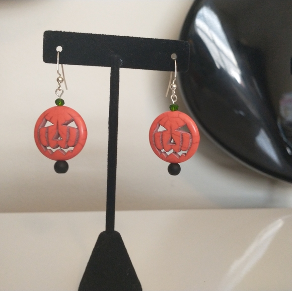 Earrings - Picture 3 of 9